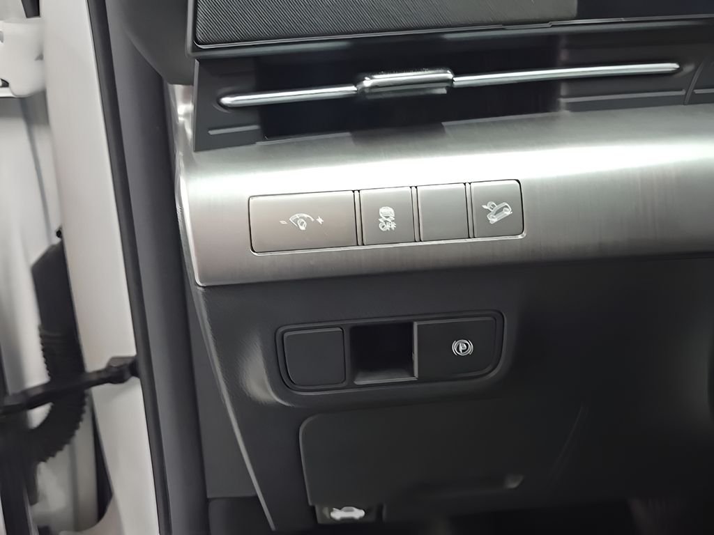 Certified Used 2024 White Hyundai SEL image 12