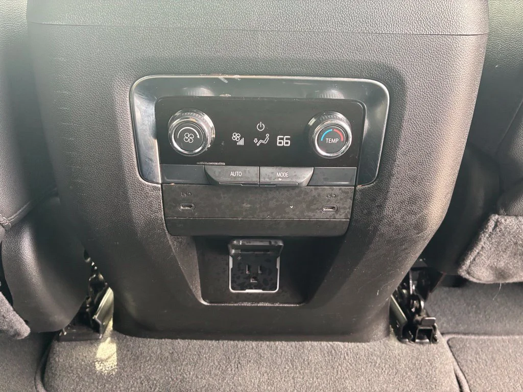 Used 2025 Summit White Chevrolet LT image 122