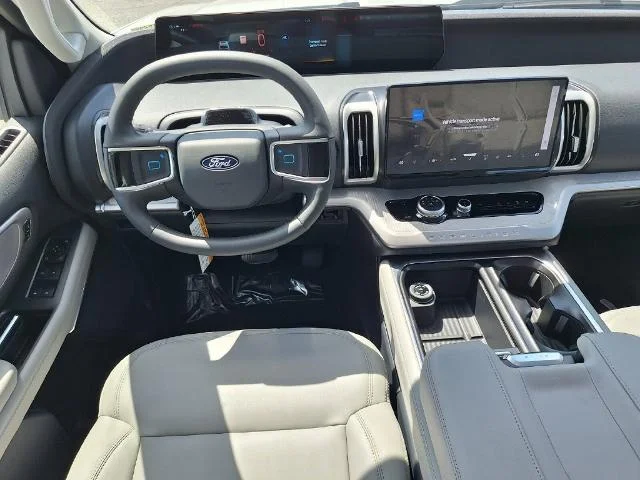New 2027 Star White Metallic Tri-Coat Ford MAX Active image 37