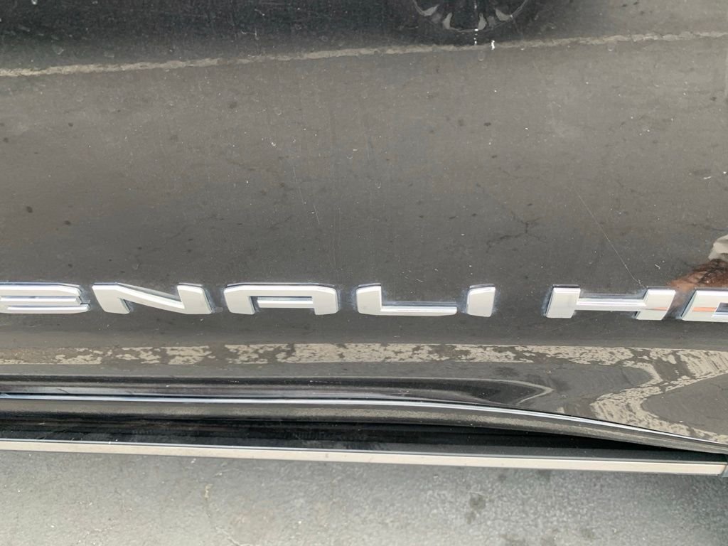 Used 2022 Black GMC Denali image 7
