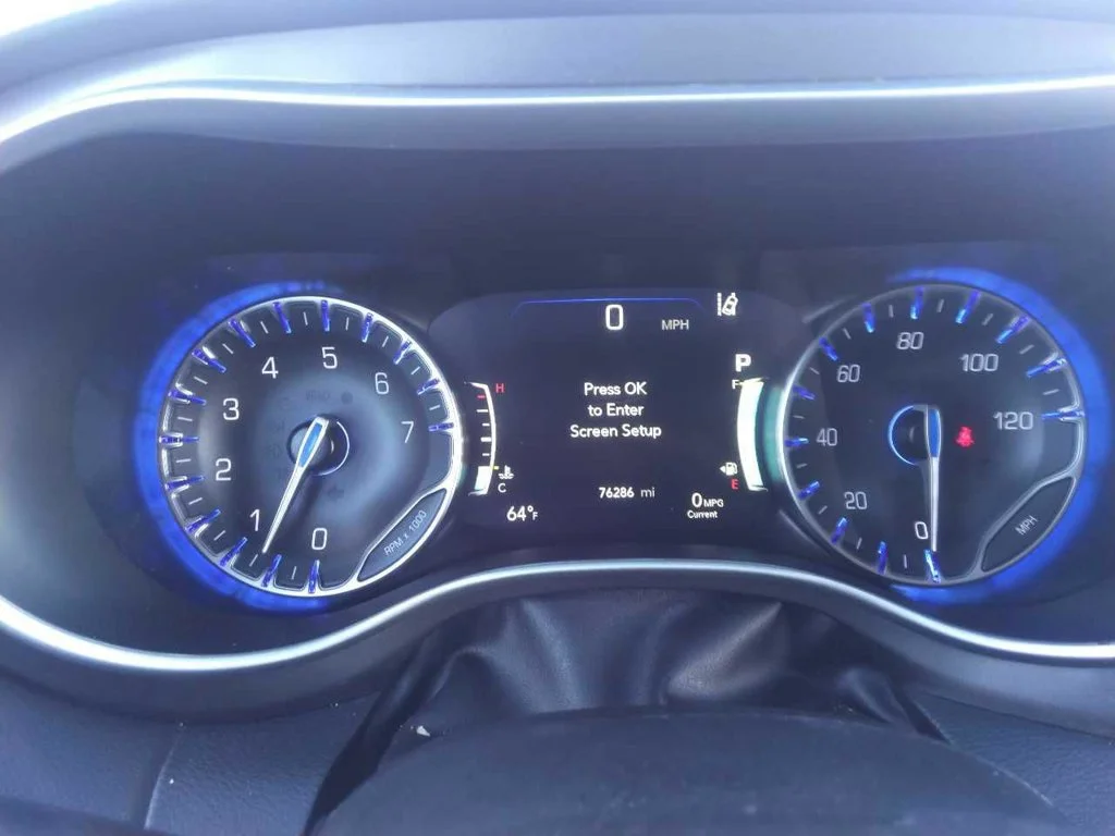 Used 2024 White Chrysler Touring L image 9
