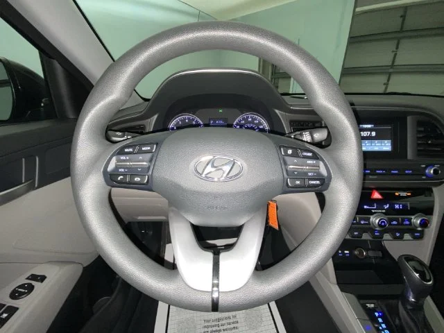 Used 2020 Gray Hyundai SE image 14