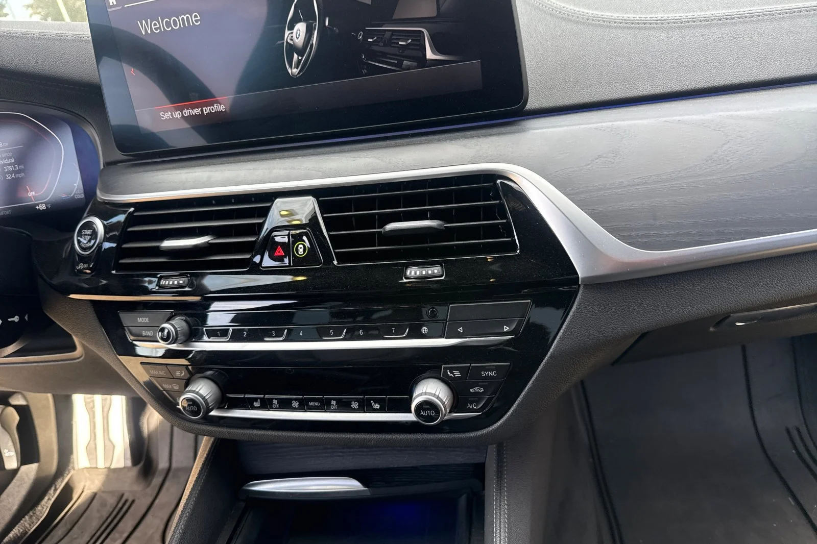Used 2022 Blue BMW 530i image 16