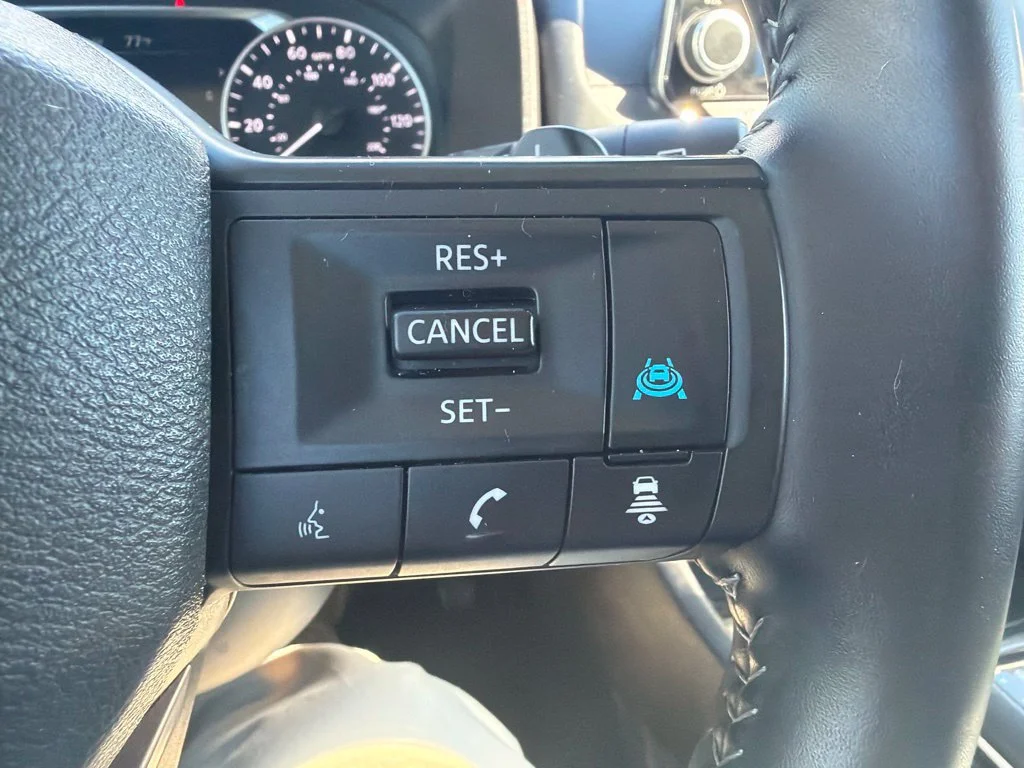 Used 2025 Gray Nissan SV image 11