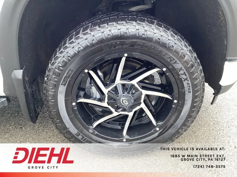 Used 2022 White Chevrolet RST image 9