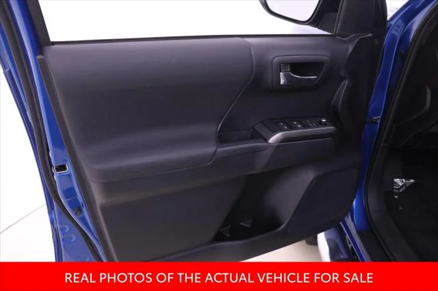Certified Used 2018 BLAZING BLUE PEARL Toyota  image 9