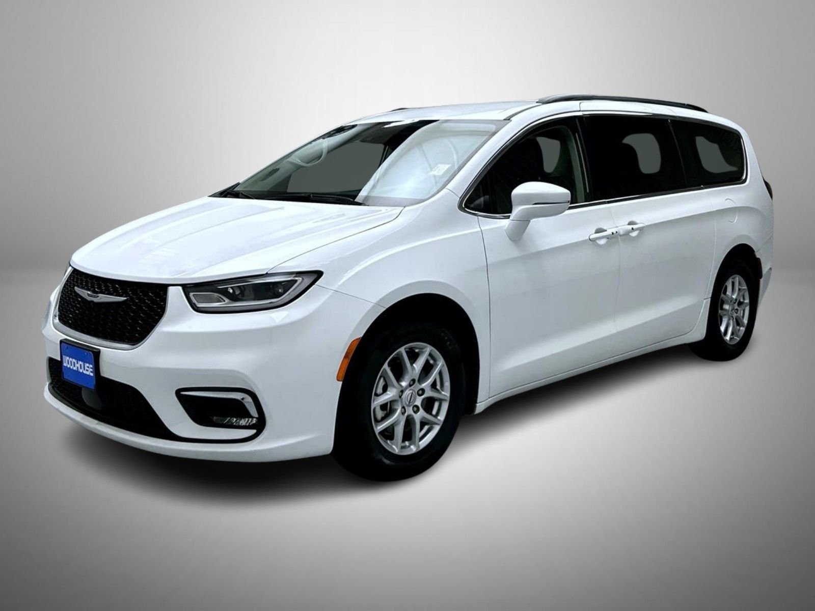 Used 2022 White Chrysler Touring L image 1