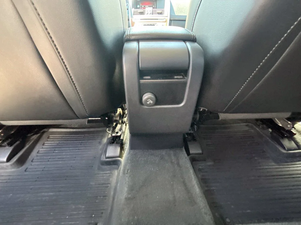 Used 2017 Silver Volvo T5 Inscription image 17