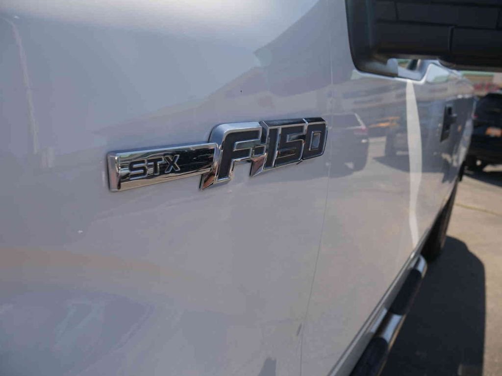 Used 2012  Ford XL image 11