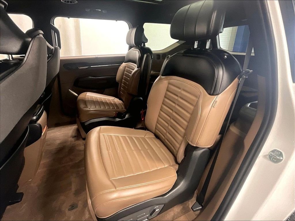 Used 2024 White Kia Land image 15