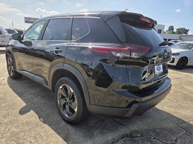 Used 2025 Super Black Nissan SV image 3