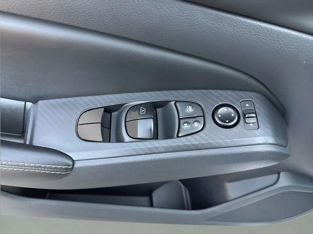 Used 2025 White Nissan SV image 25