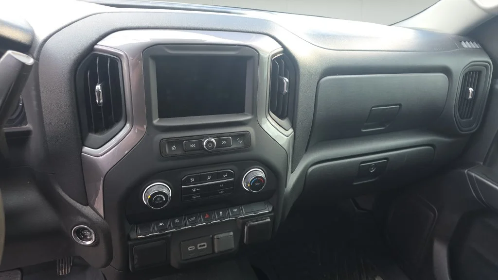 Used 2024 White Chevrolet Custom image 16
