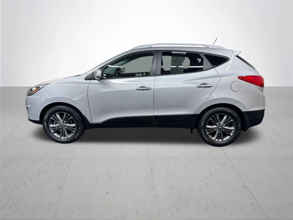 Used 2014 Silver Hyundai SE image 3