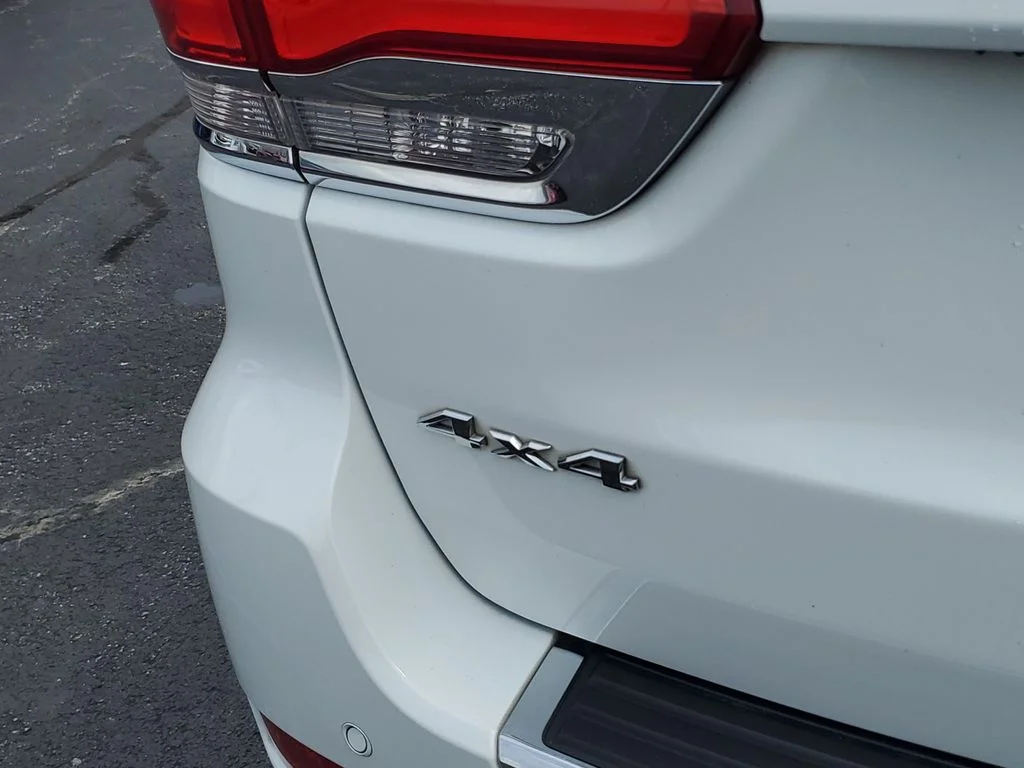 Used 2020 White Jeep Overland image 7