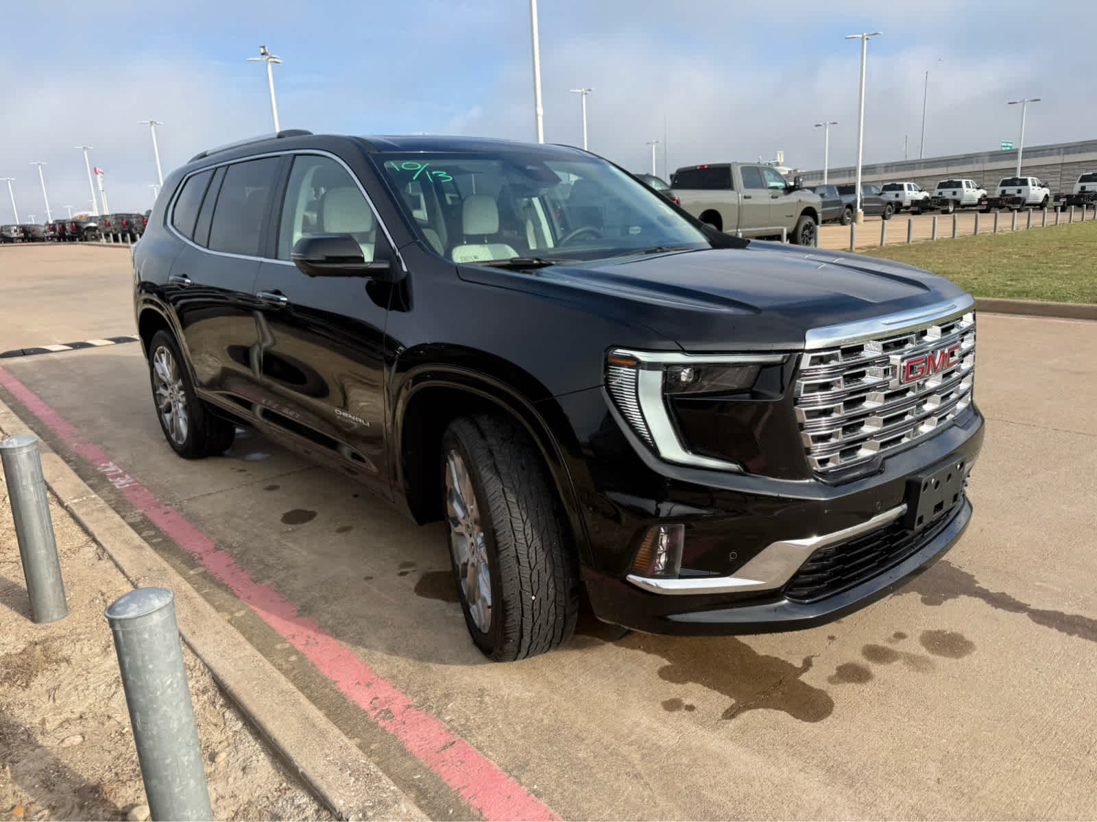 Used 2025 Ebony Twilight Metallic GMC FWD Denali image 3