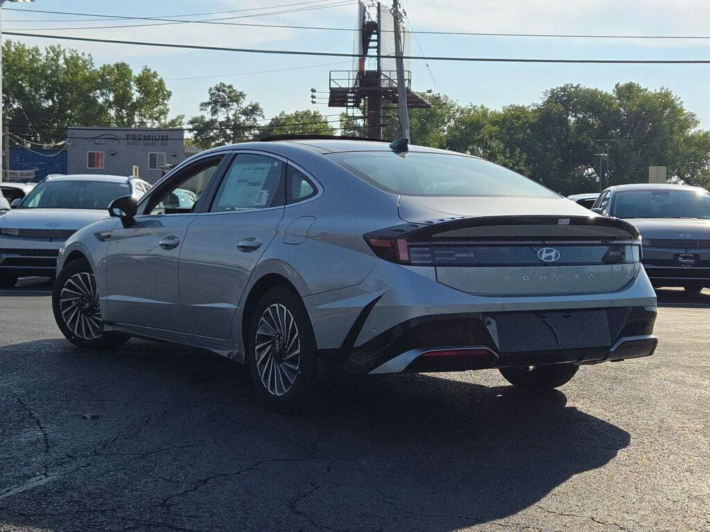 2025 Hyundai Sonata Hybrid Limited - Photo 15