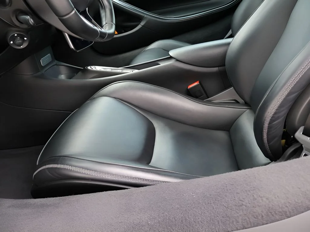 Used 2023 Saros McLaren TechLux image 34
