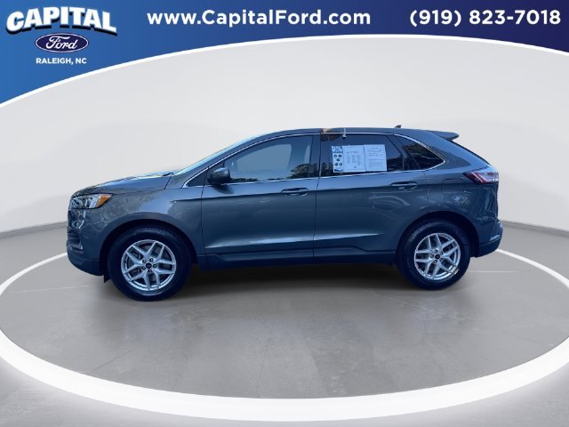 Used 2023 Gray Ford SEL image 5