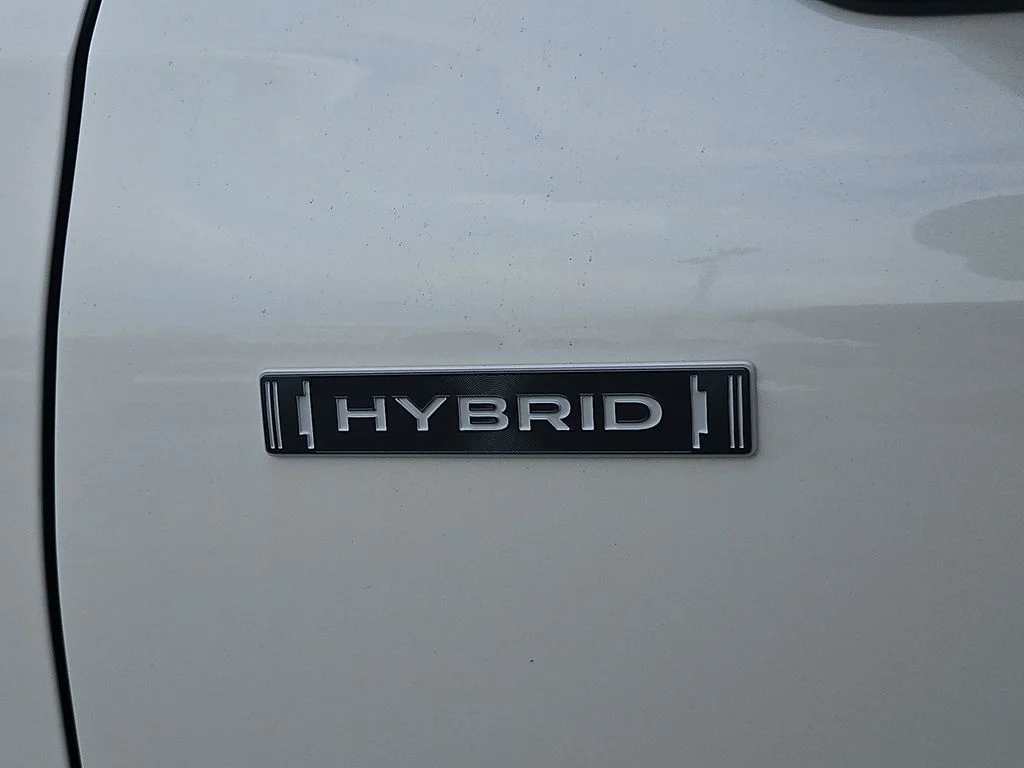 New 2026 CRYSTAL WHITE PEARL Subaru Limited Hybrid image 22