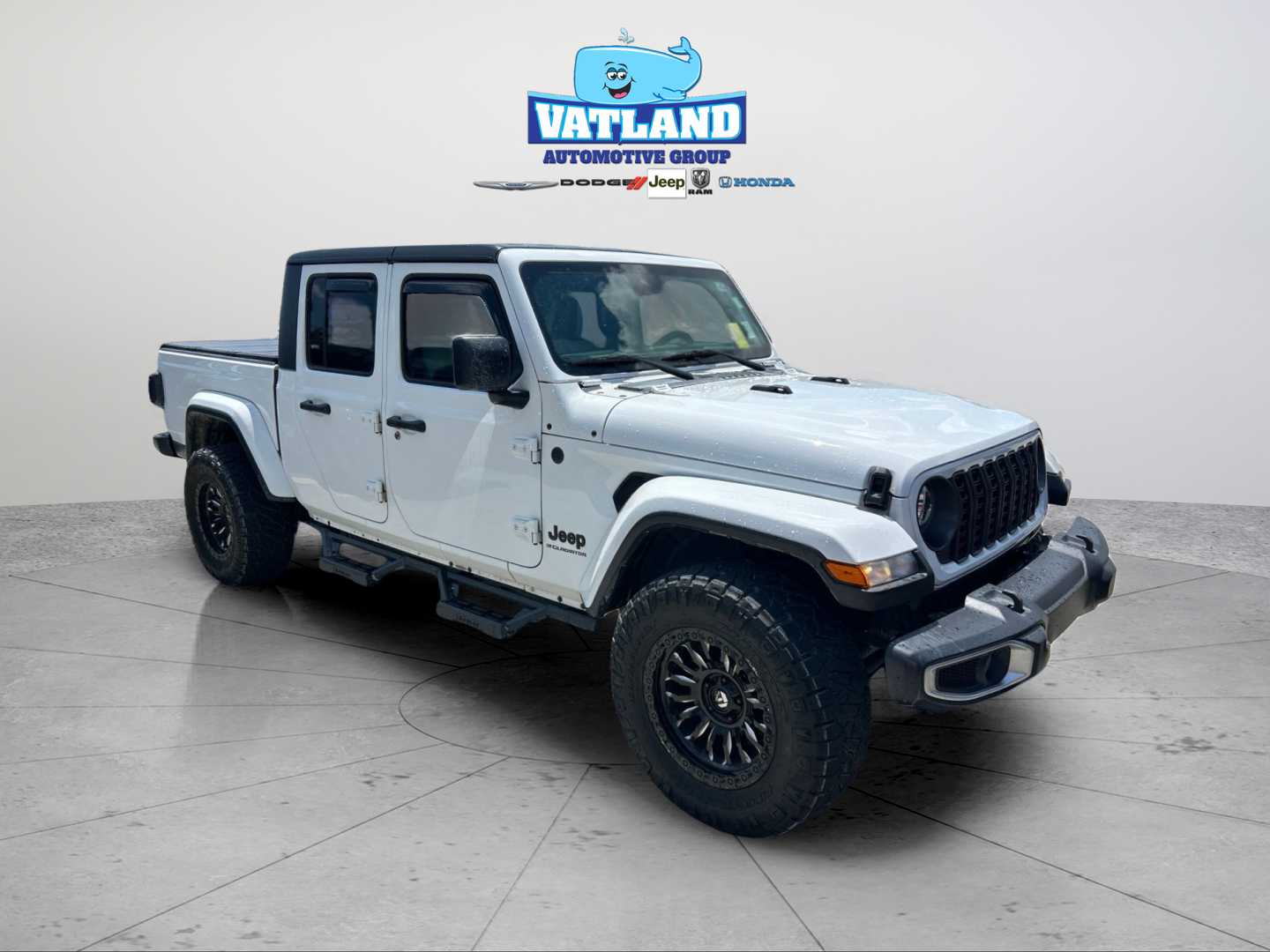 Used 2024 White Jeep Sport S image 7