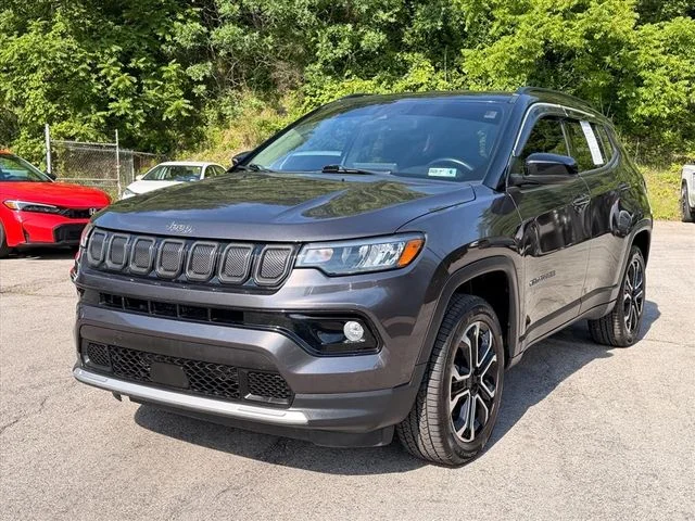 Used 2022 Gray Jeep Limited image 9