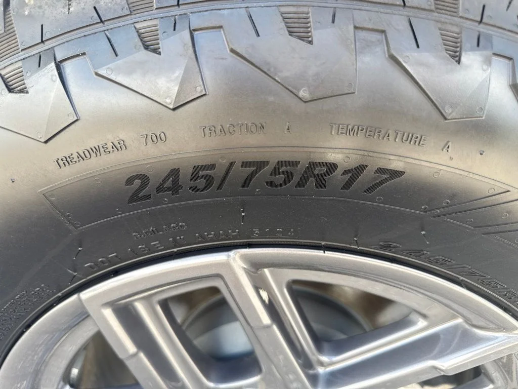 Used 2025 White Jeep Sport S image 26