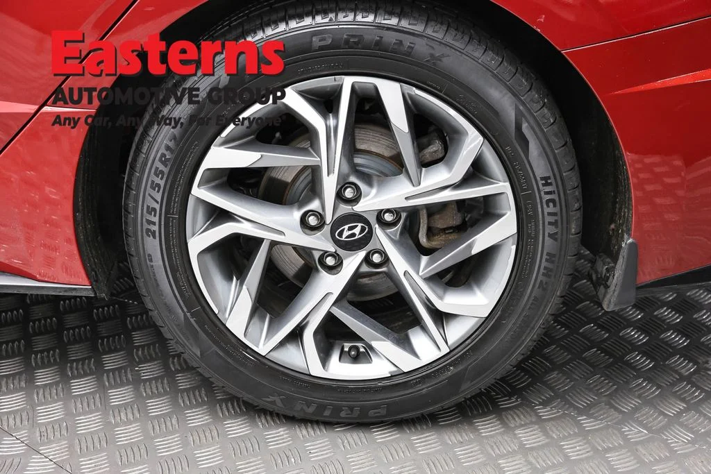 Used 2023 Red Hyundai SEL image 8