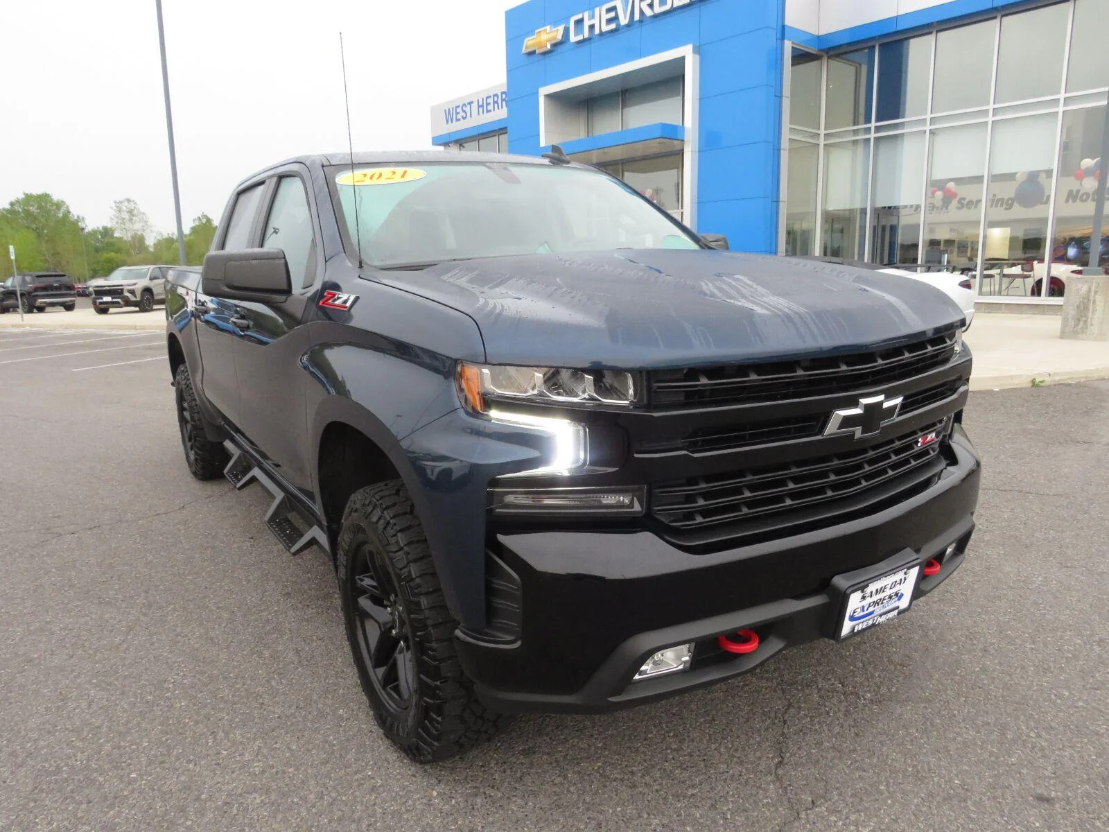 Used 2021 NORTHSKY BLUE METALLIC Chevrolet LT Trail Boss image 3