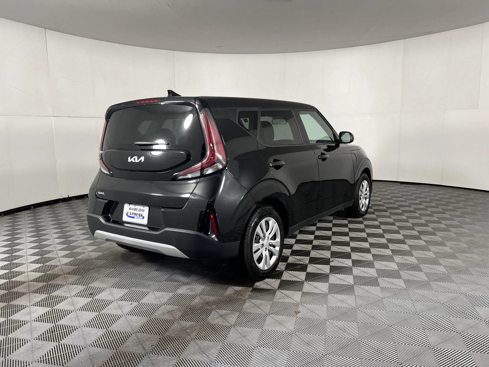 Used 2023 Fusion Black Kia LX image 23