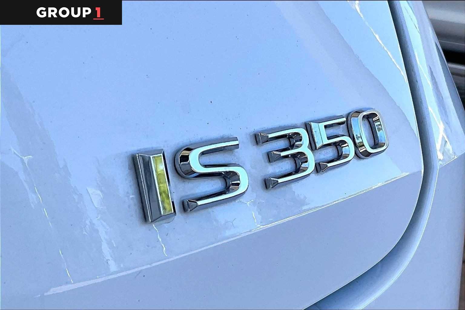 Certified Used 2025 ULTRA WHITE Lexus F SPORT Design image 29