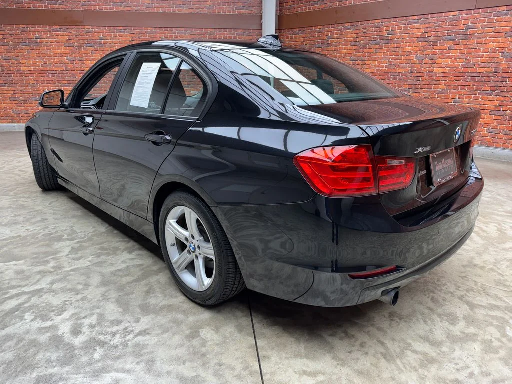 Used 2015 Black BMW 320i xDrive image 2