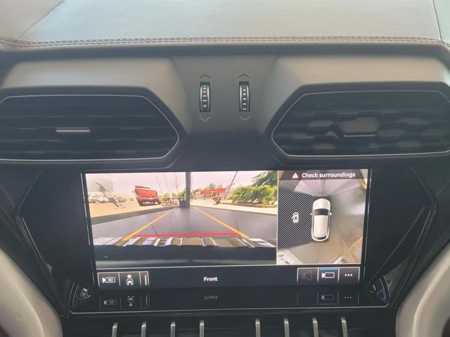 Used 2020  Lamborghini Base image 18