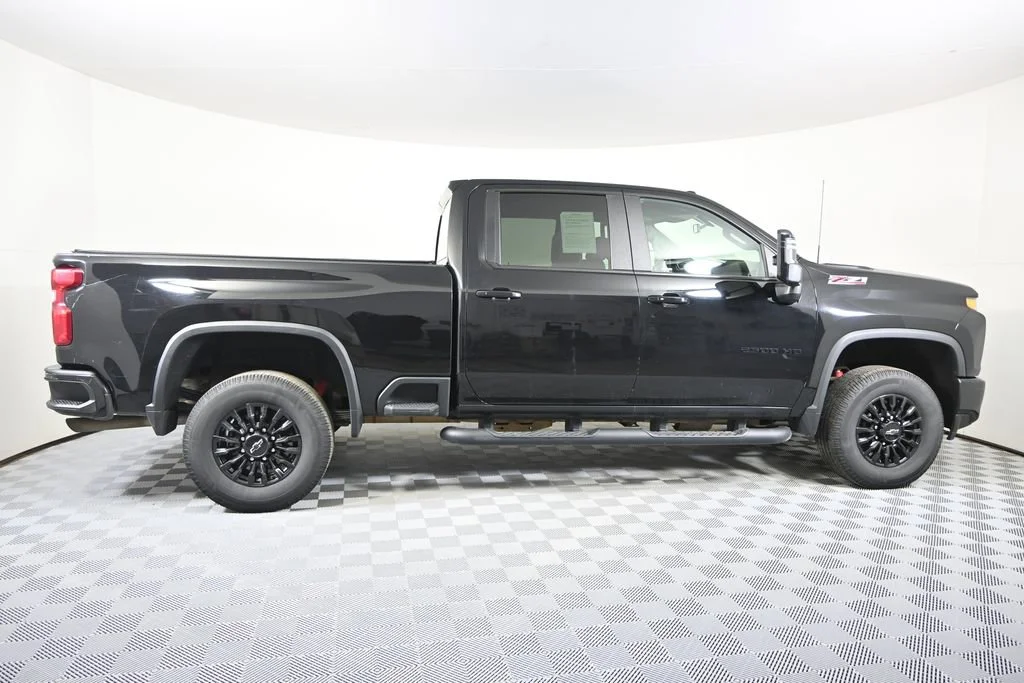Used 2021 Black Chevrolet LT image 8
