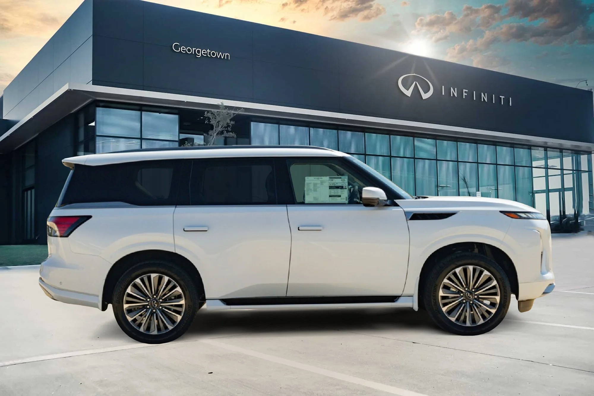 New 2027 RADIANT WHITE INFINITI Luxe 2WD image 4
