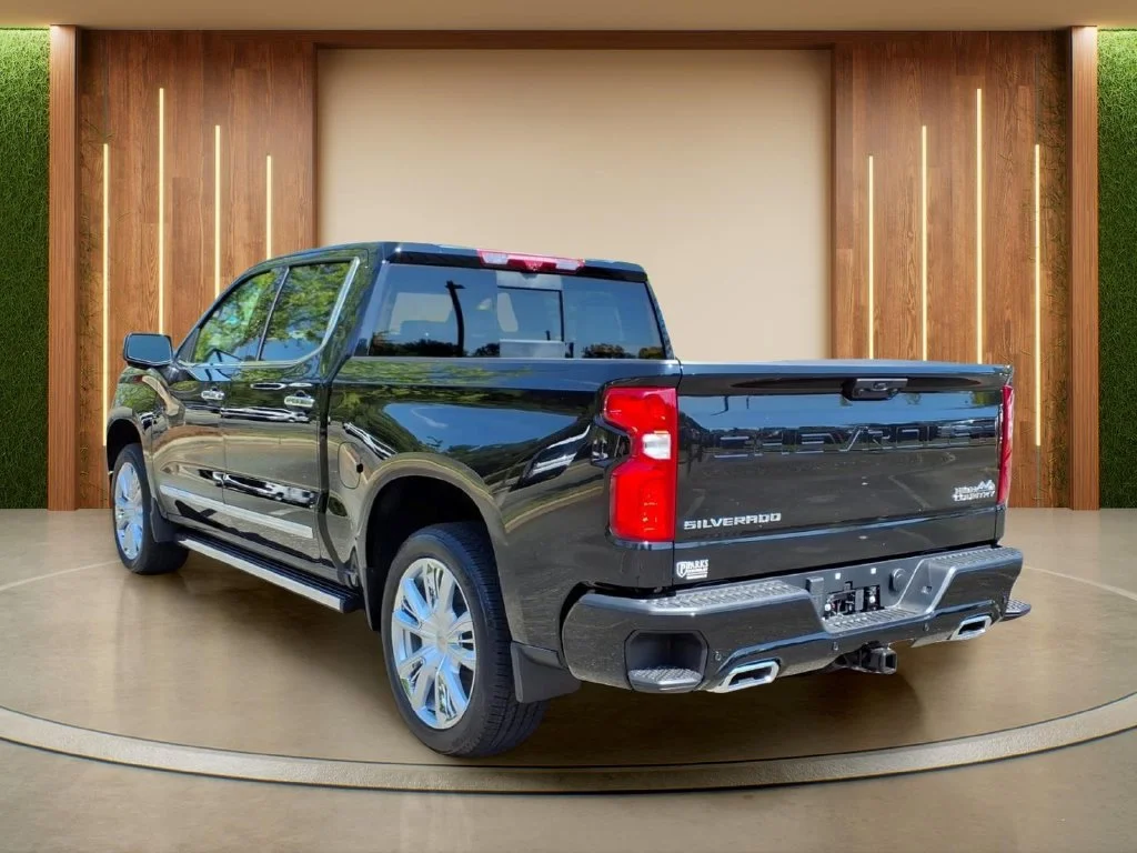 New 2026 Black Chevrolet High Country image 32