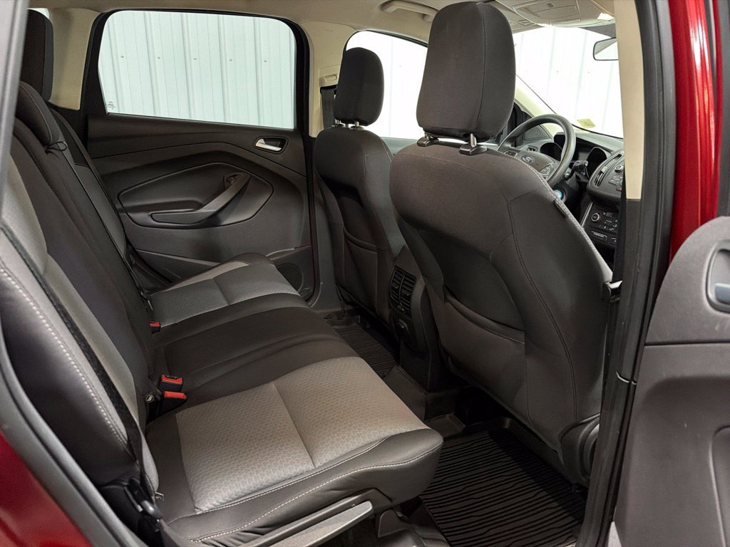 Used 2018 Red Ford SE image 18