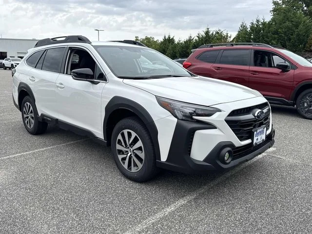 2025 Subaru Outback Premium's photo
