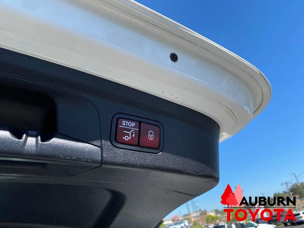 Used 2020 White Mercedes-Benz GLE 350 image 13