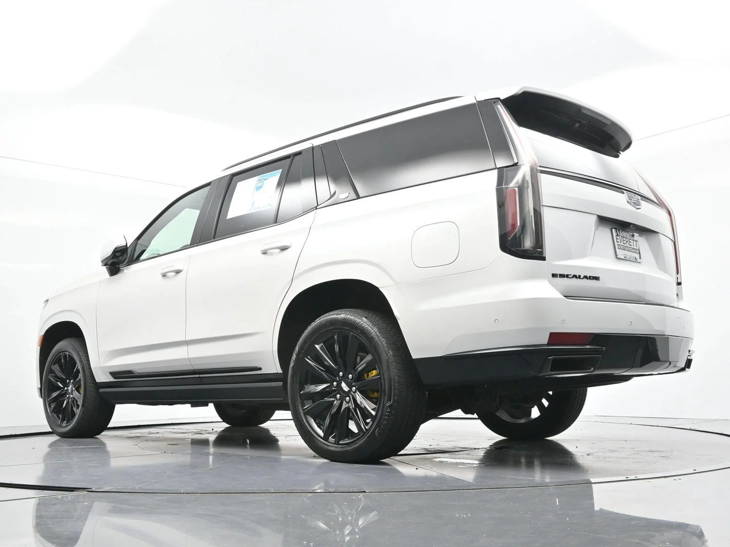 Used 2021 CRYSTAL WHITE TRICOAT Cadillac Sport Platinum image 58