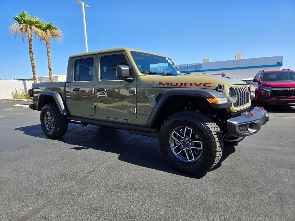 Used 2026 Green Jeep Mojave image 1