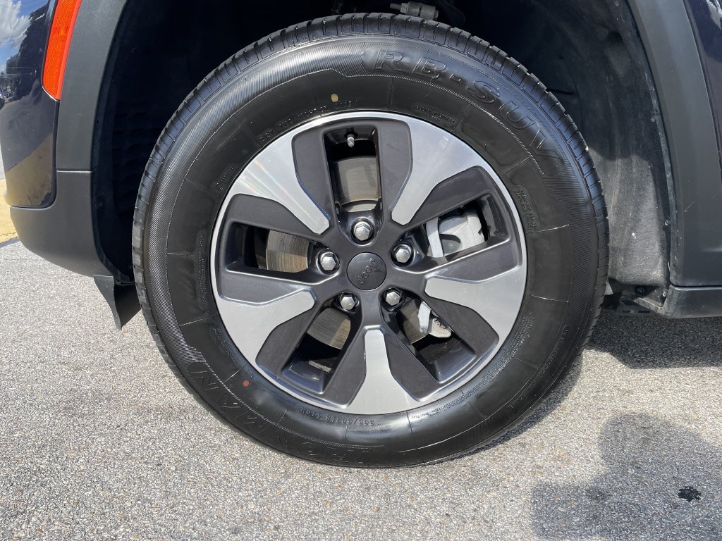 Certified Used 2024 Black Jeep 4xe image 9
