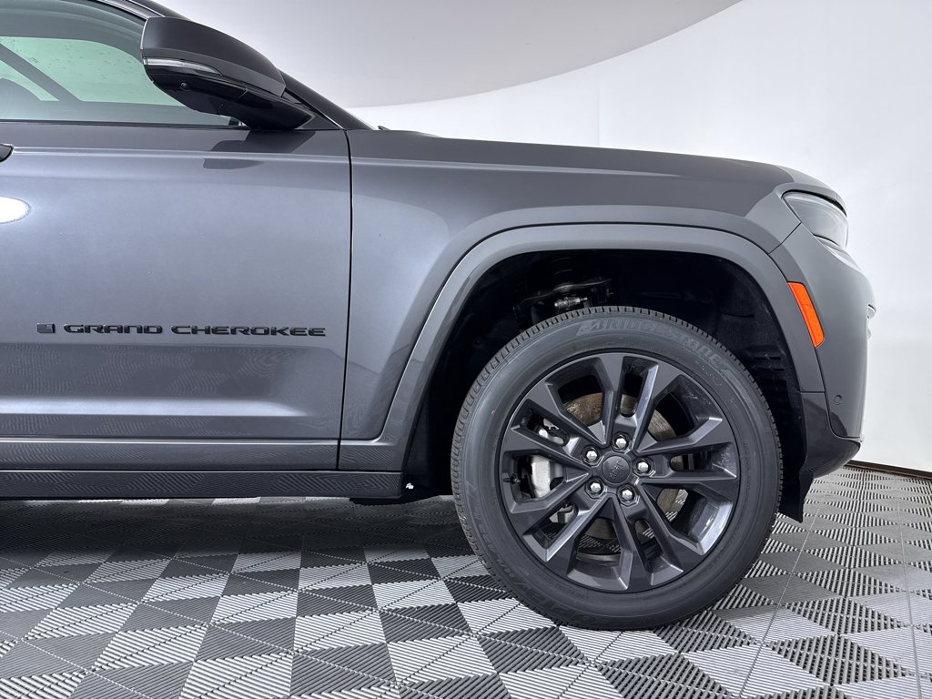 New 2026 Baltic Gray Metallic Clear-Coat Exterior Paint Jeep Limited Reserve image 22