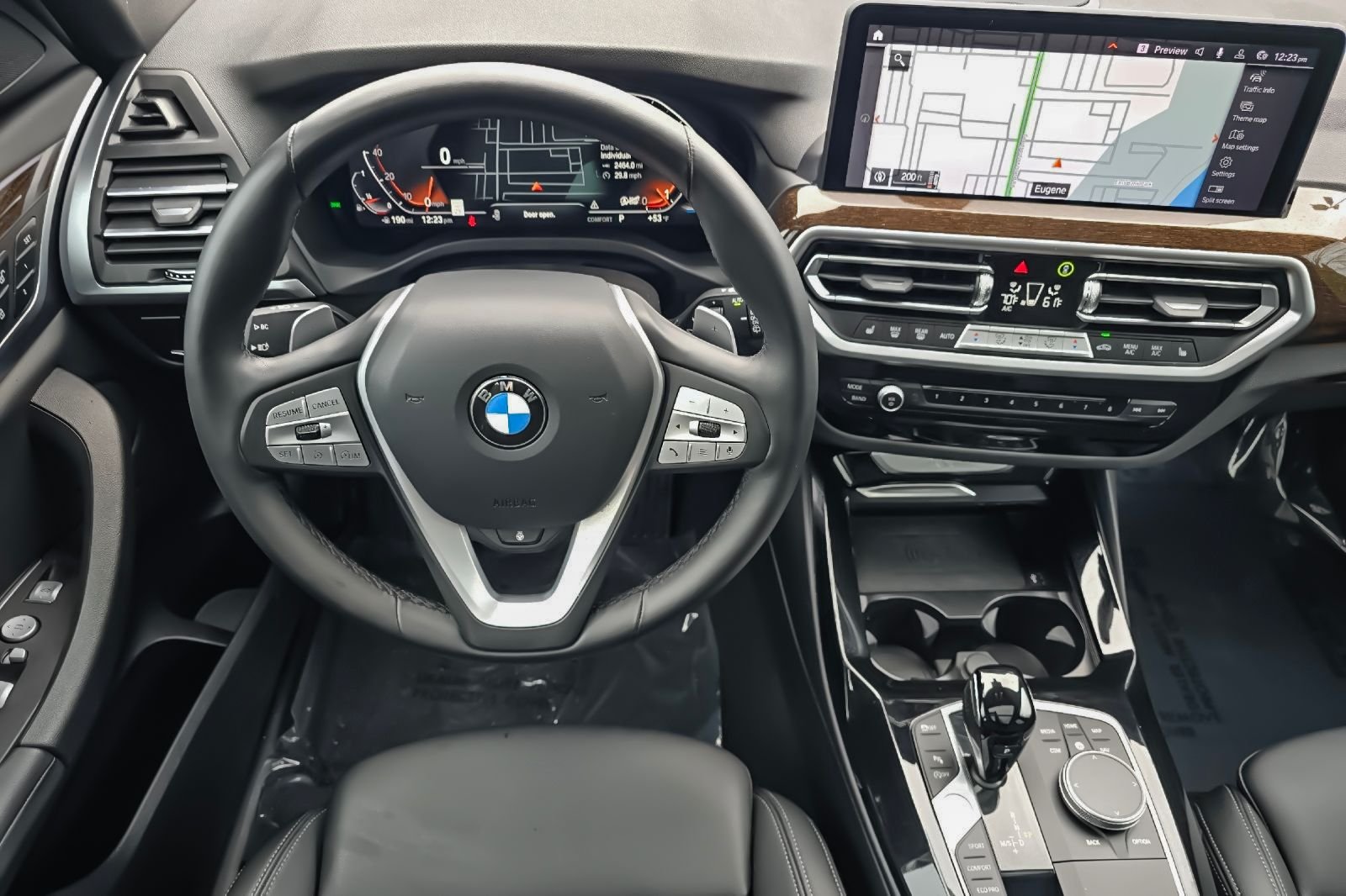Used 2024  BMW xDrive30i image 13
