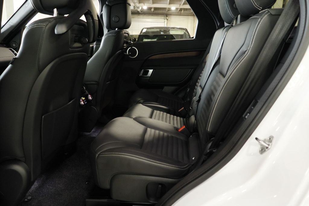 New 2026 Fuji White Land Rover Dynamic SE image 19