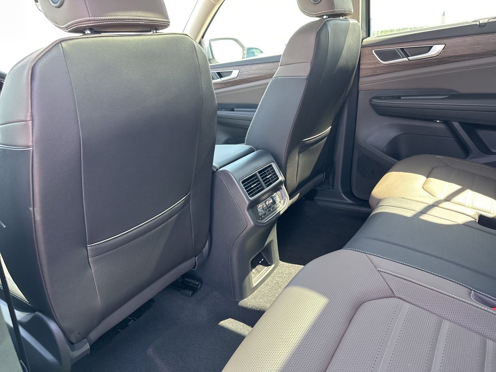 New 2026 Silver Volkswagen 2.0T SEL image 18