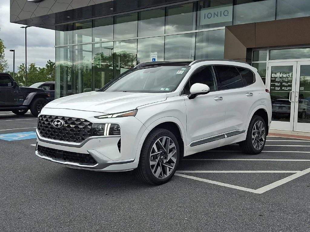Used 2023 White Hyundai Calligraphy image 3