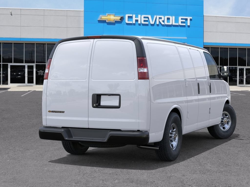 New 2026 Summit White Chevrolet WT image 4