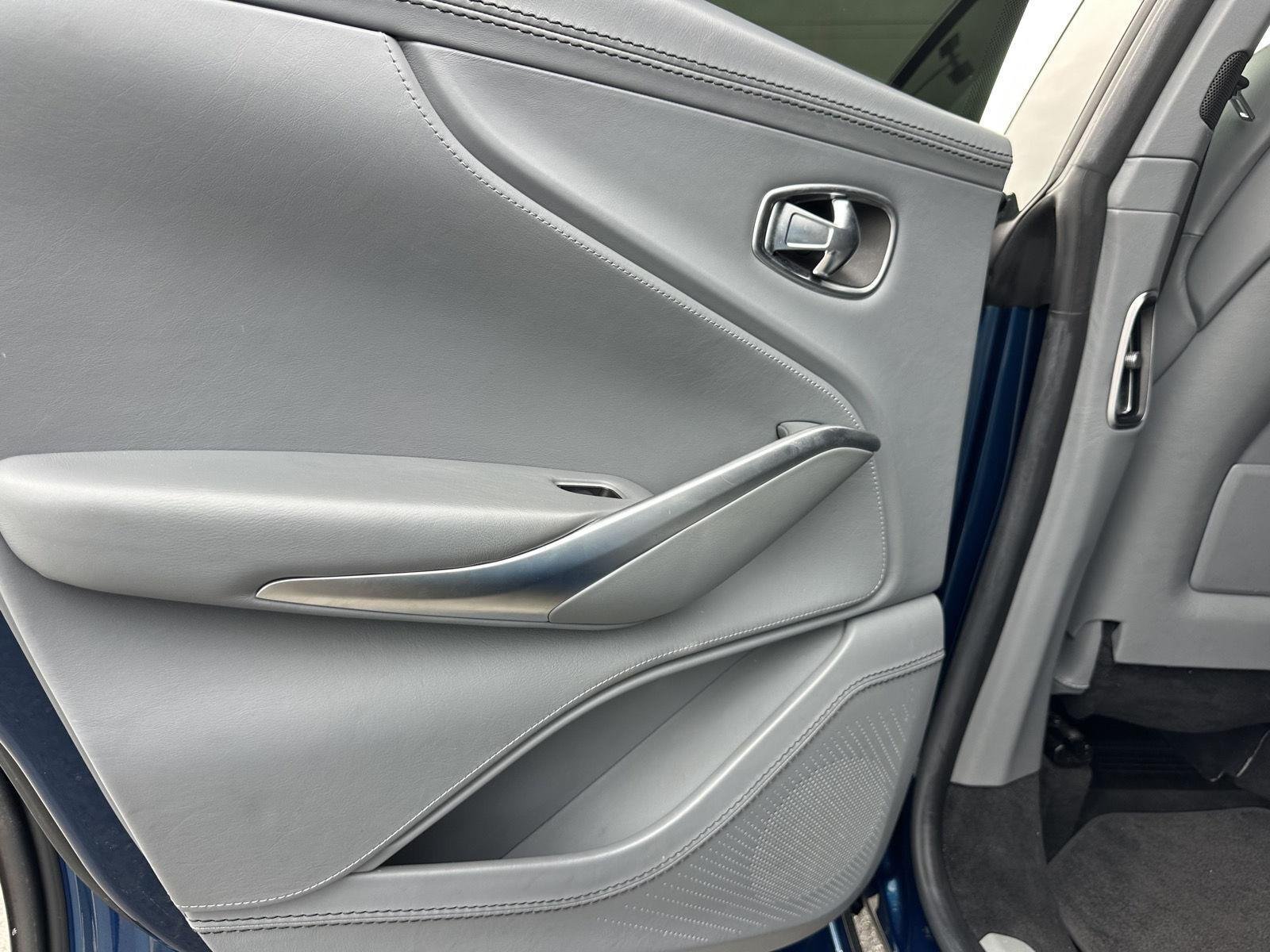 Used 2021 Ocellus Teal Aston Martin Base image 22
