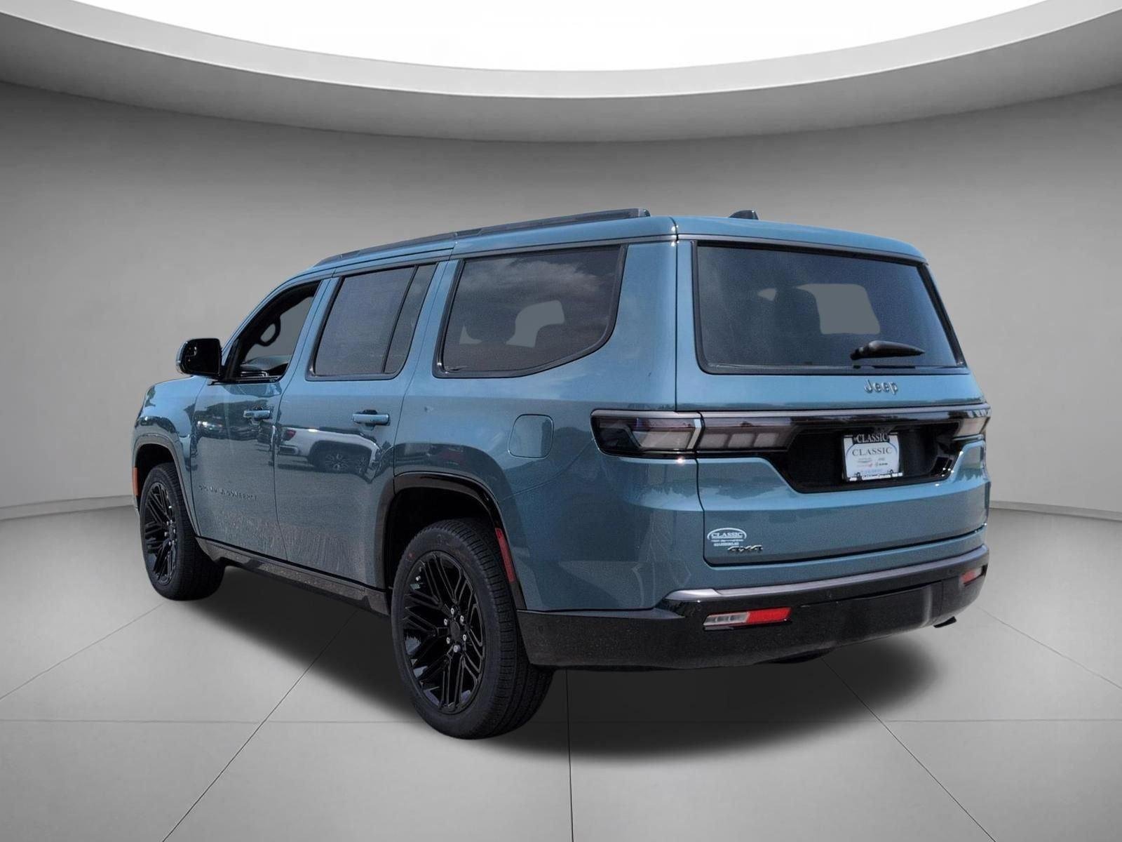 New 2026 Steel Blue Exterior Paint Jeep Limited Reserve image 3